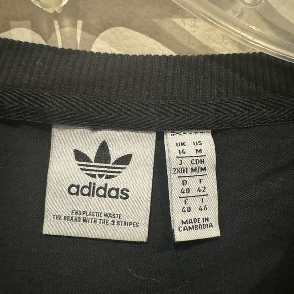 Adidas cropped black basic logo banded bottom tee size medium - Picture 3 of 6